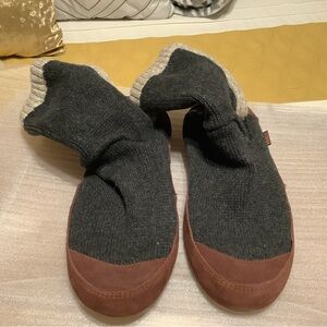 Charcoal Knit Slipper Socks with Brown Soles